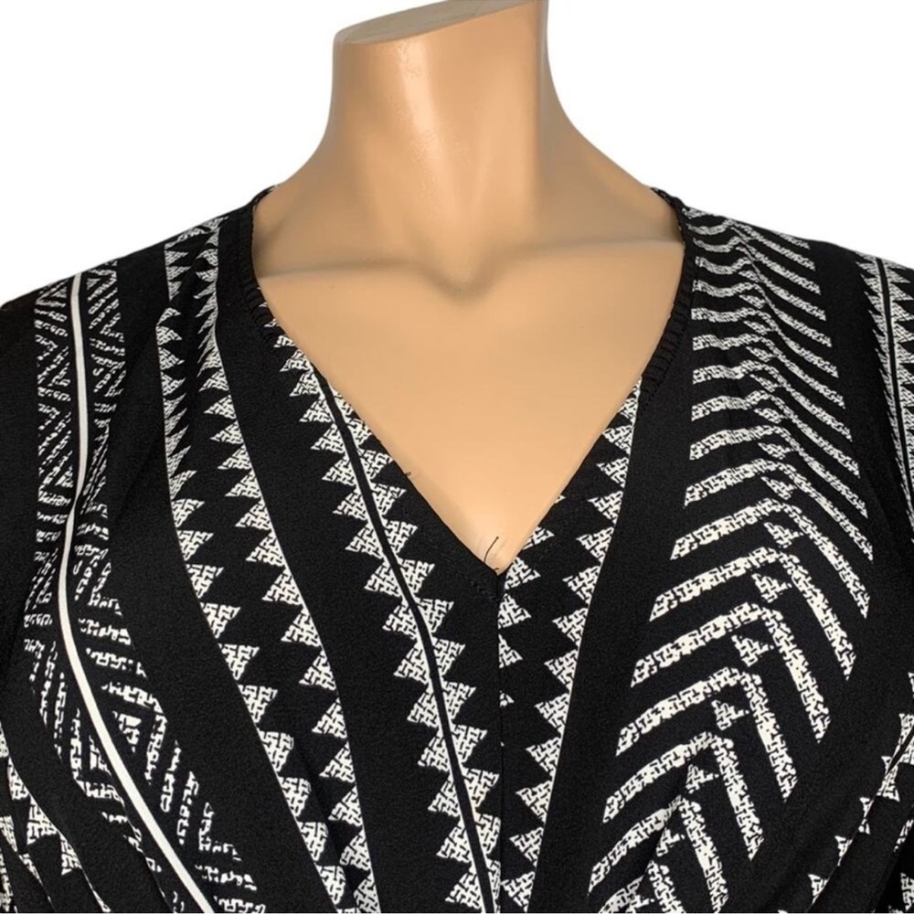 BloomChic Casual Striped Lightweight Black and White Short Sleeve Maxi Dress - Picture 9 of 16
